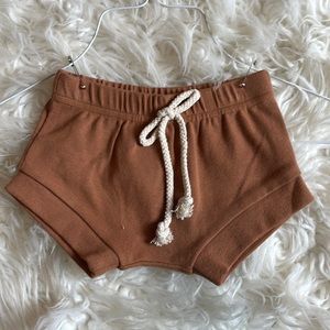 Mebie shorts Caramel color
